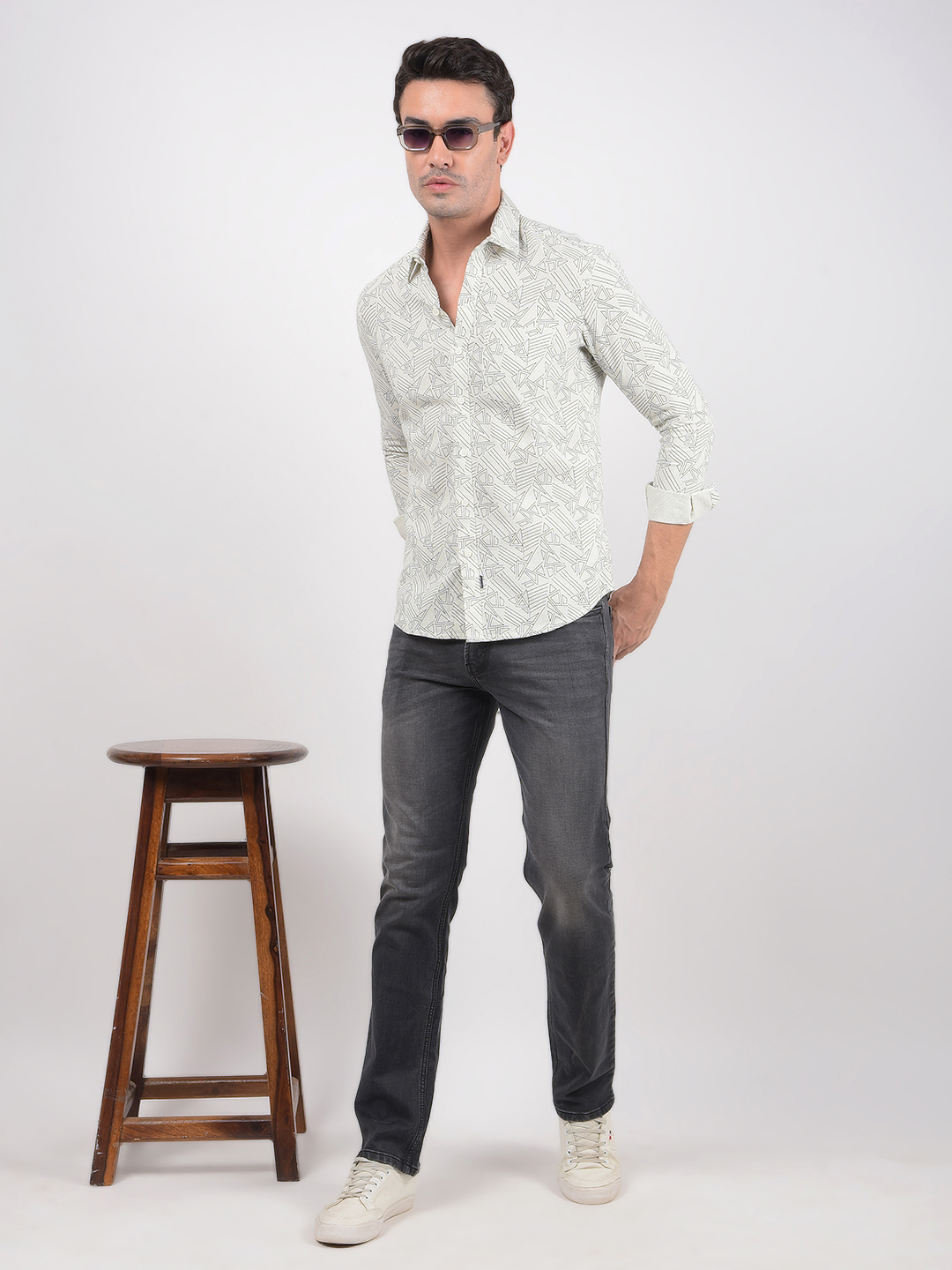 Numero Uno Men Geometric Print White Shirt